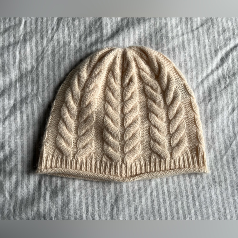 100% Cashmere Cream Cable Knit Beanie